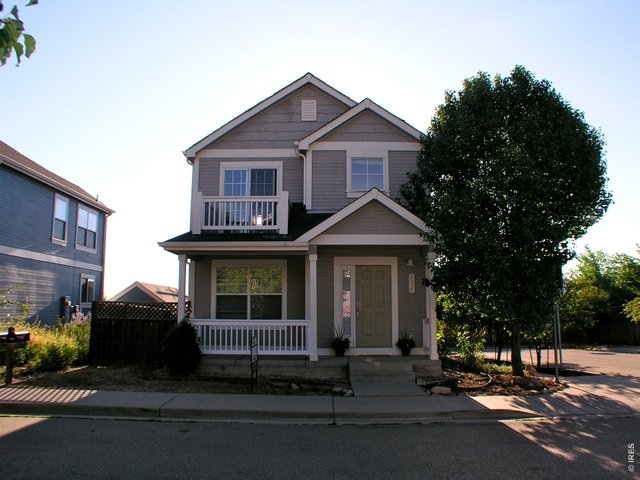 Residential for Sale in Dakota Ridge