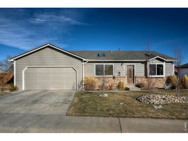 Single Family Home Real Estate for Sale located in the neighborhood of Meadows at Redwood, in the city of Fort Collins, CO